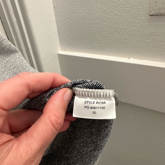 Vuori Men’s Tech Polo, Size: XL, color: heather gray - Picture 4 of 4